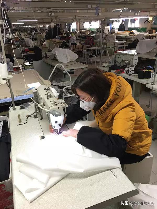 服装厂变“防护服”加工厂全厂女工紧急复工只为“新产品”